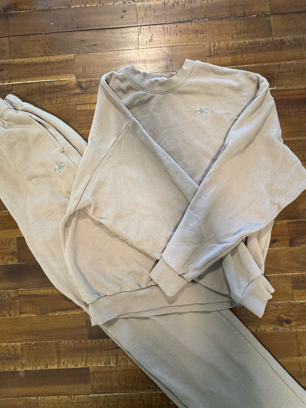ALO Yoga Beige Crewneck Sweater